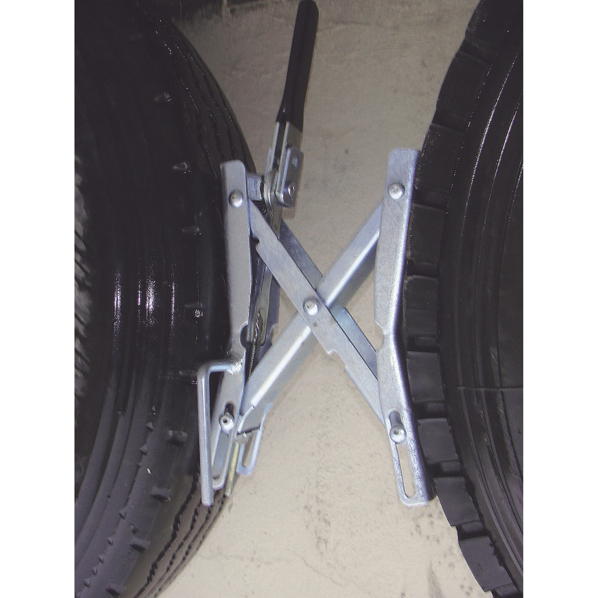 Ultra-Tow Tandem Wheel Chock/Locks, Pair, Scissor-Action Trailer Stabilizer